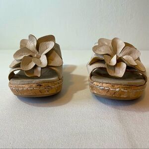 G.H. Bass Women's Ivory Leather Flower Bass wedge Luca Sandals 8.5